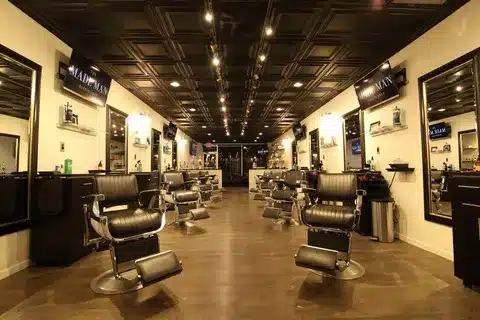  ارایشگاه مردانه آس از بهترین آرایشگاه های مردانه بندرعباس
